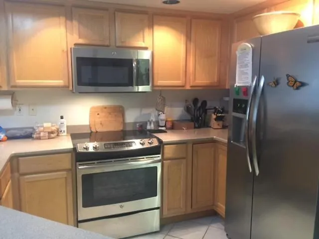 3 En Bedrooms!! Spacious 2-story Townhome With Pool And + 2-car Garage Villa Mesa