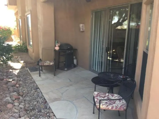 3 En Bedrooms!! Spacious 2-story Townhome With Pool And + 2-car Garage *