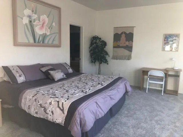 Villa 3 En Bedrooms!! Spacious 2-story Townhome With Pool And + 2-car Garage