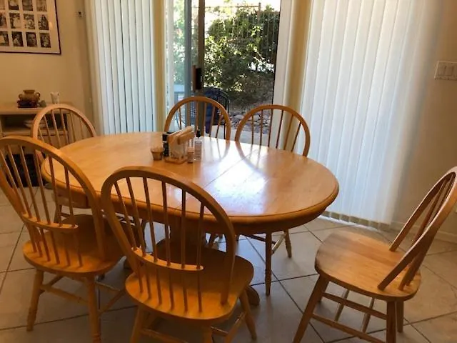 3 En Bedrooms!! Spacious 2-story Townhome With Pool And + 2-car Garage *