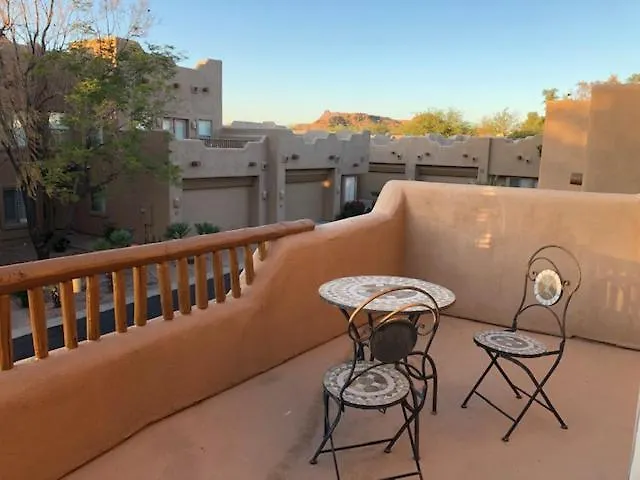 3 En Bedrooms!! Spacious 2-story Townhome With Pool And + 2-car Garage Villa