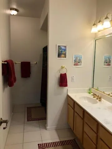 3 En Bedrooms!! Spacious 2-story Townhome With Pool And + 2-car Garage