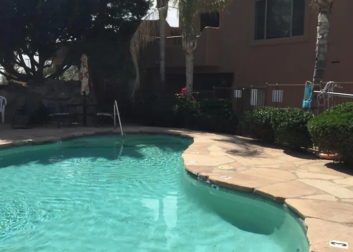 3 En Bedrooms!! Spacious 2-story Townhome With Pool And + 2-car Garage Villa Mesa